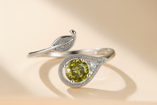 Eterna Raíz – Anillo de Rama y Gema Verde